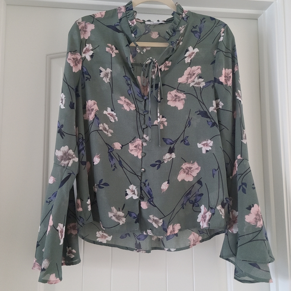 Floral button down shirt spring blouse bell sleeve top 70s inspired top greentop